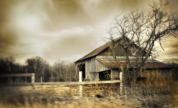 Digital Photography: Spooky Barn
